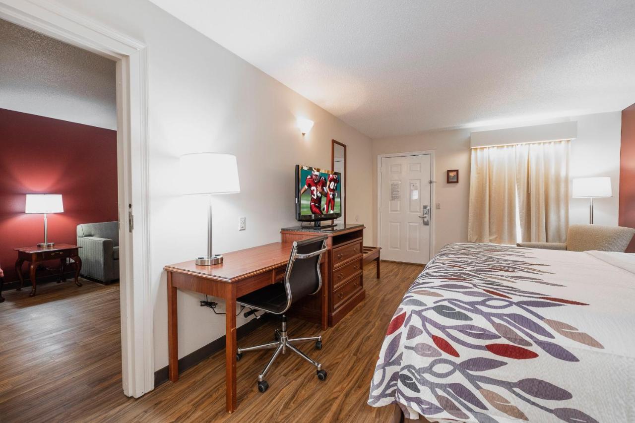 Red Roof Inn & Suites Calhoun Extérieur photo