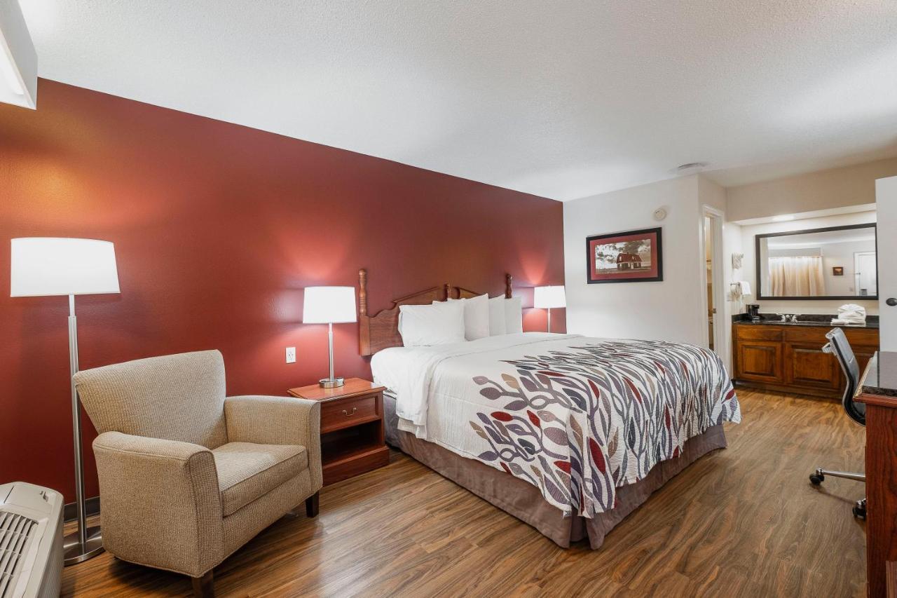 Red Roof Inn & Suites Calhoun Extérieur photo