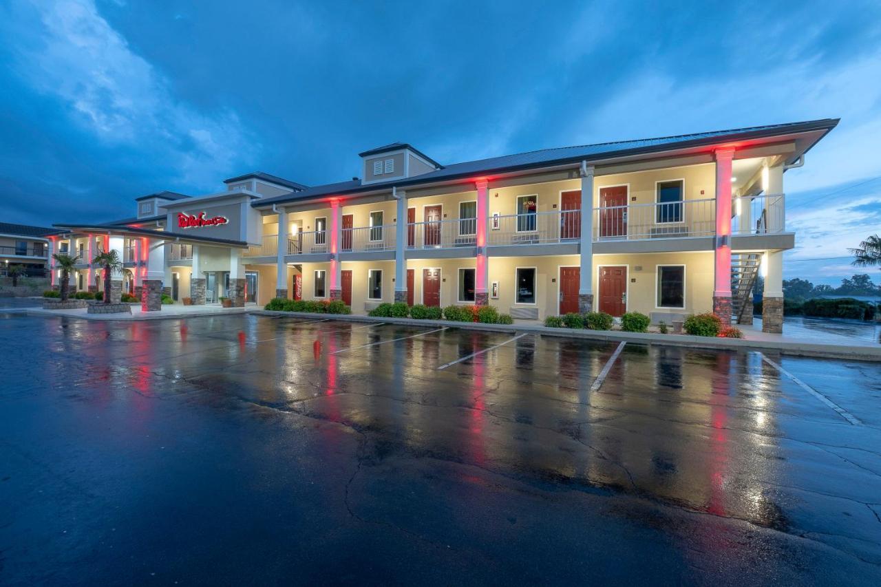 Red Roof Inn & Suites Calhoun Extérieur photo