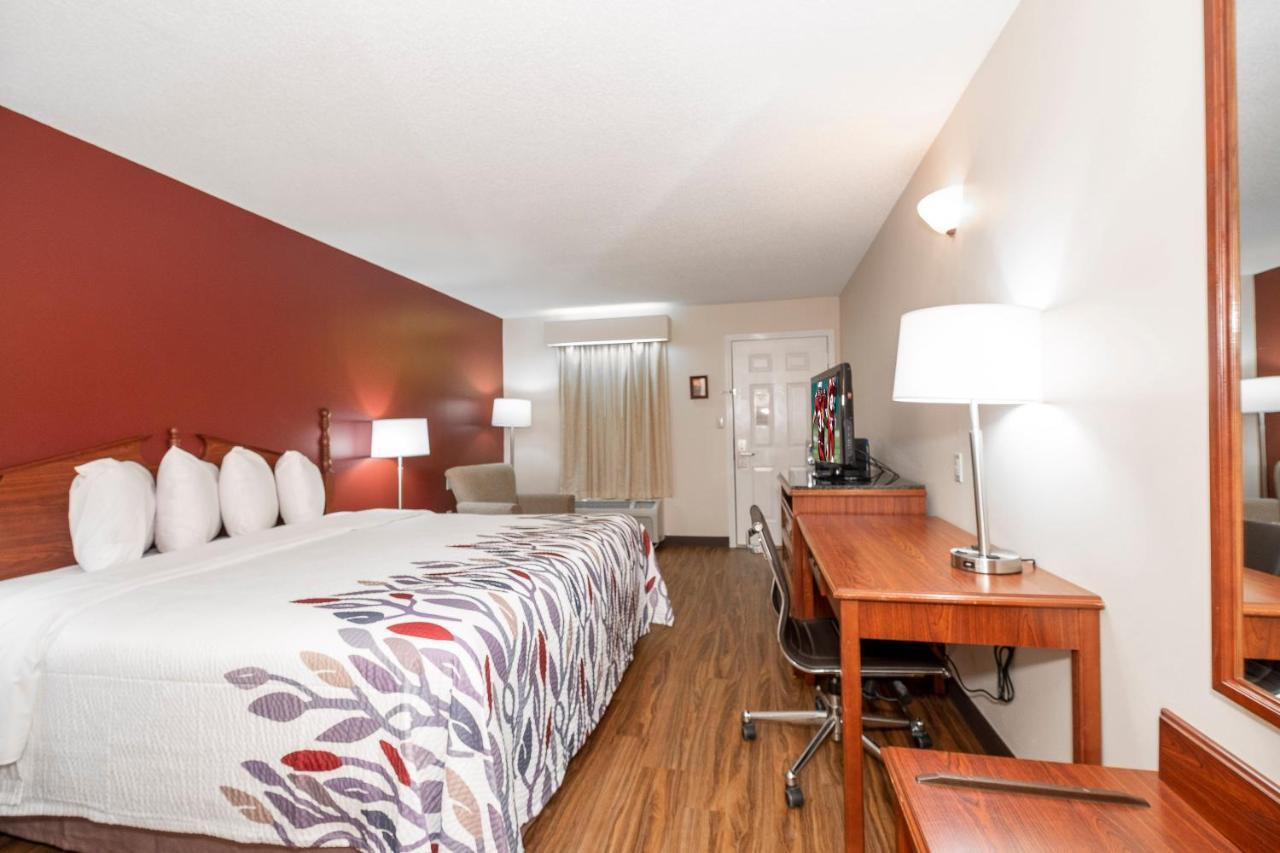 Red Roof Inn & Suites Calhoun Extérieur photo