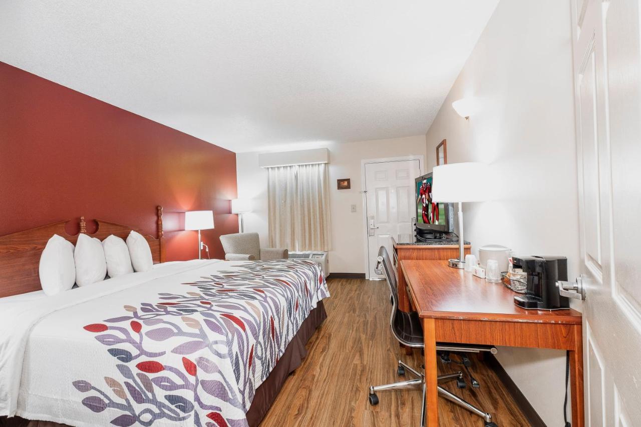 Red Roof Inn & Suites Calhoun Extérieur photo