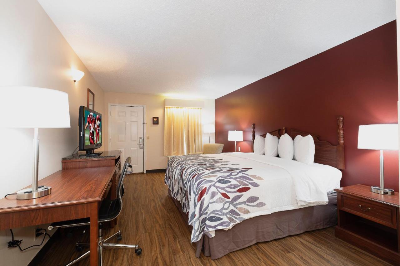 Red Roof Inn & Suites Calhoun Extérieur photo