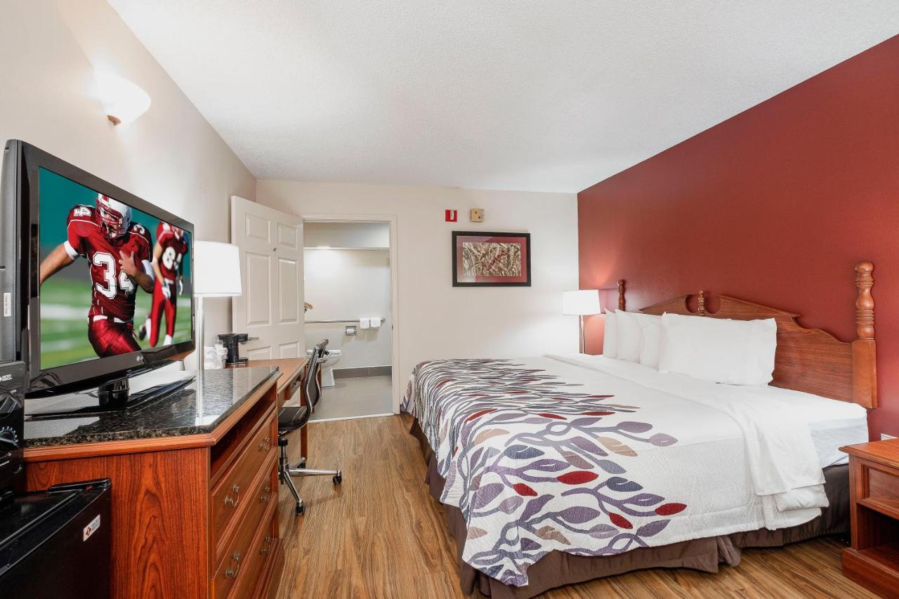 Red Roof Inn & Suites Calhoun Extérieur photo