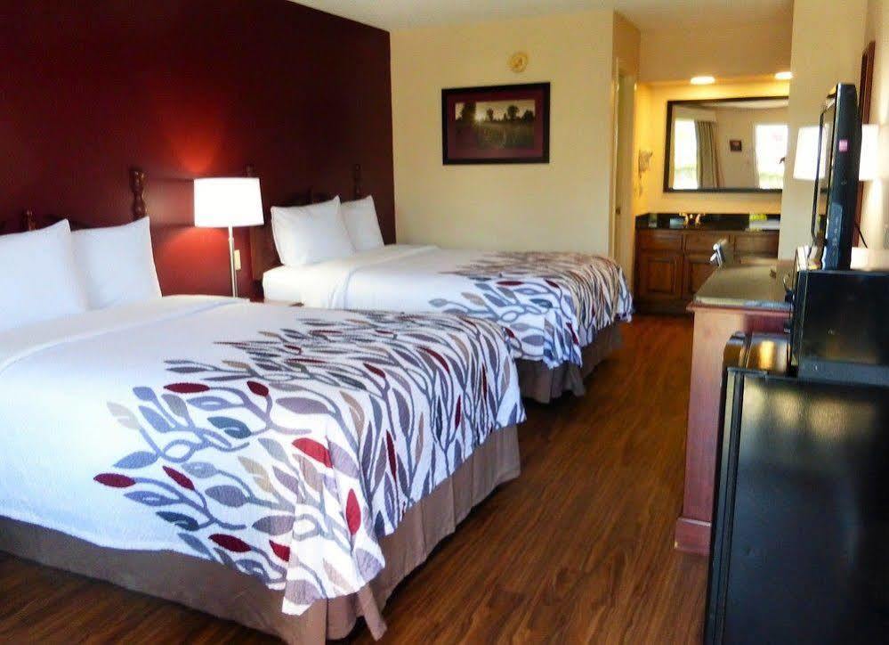 Red Roof Inn & Suites Calhoun Extérieur photo