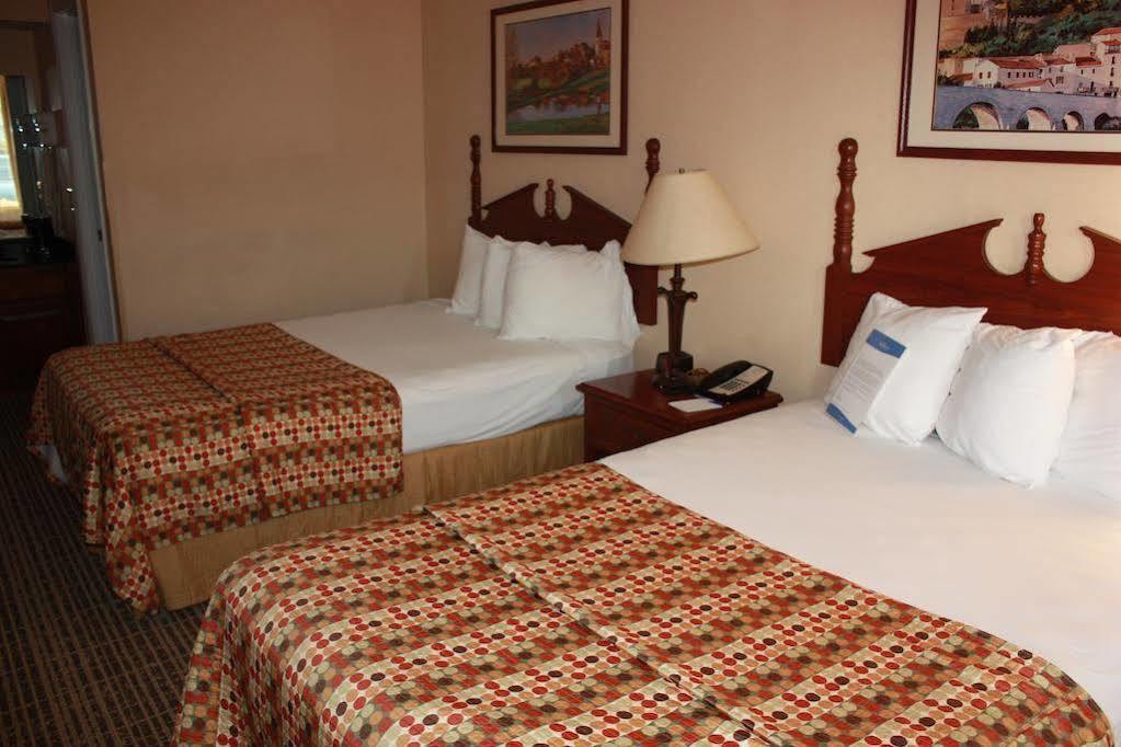 Red Roof Inn & Suites Calhoun Extérieur photo