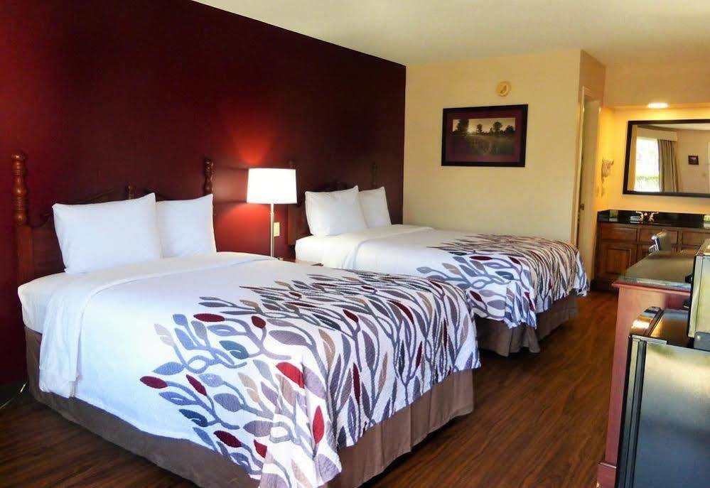 Red Roof Inn & Suites Calhoun Extérieur photo